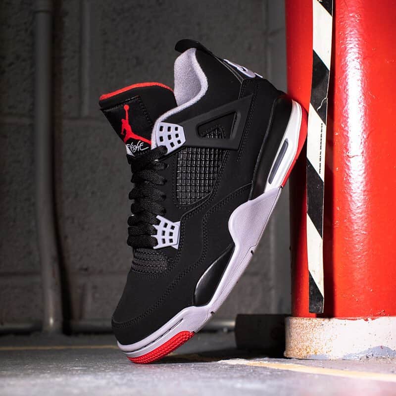 Sneaker Newsさんのインスタグラム写真 - (Sneaker NewsInstagram)「The time is coming. The Air Jordan 4 “Bred” is finally releasing this weekend. Tag a friend who is ready to cop at all costs... For a detailed look, tap the link in our bio.」4月30日 5時31分 - sneakernews