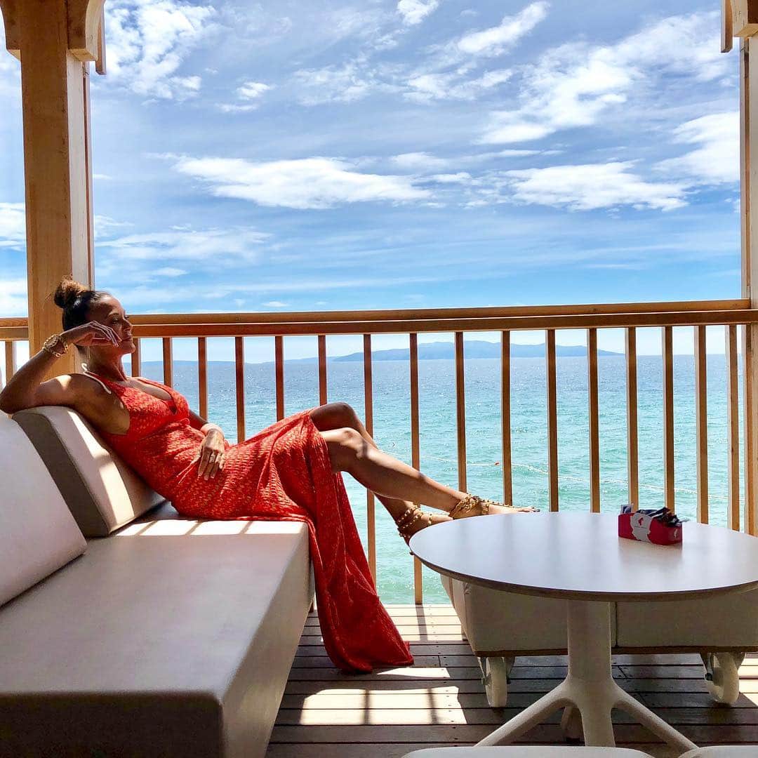 のインスタグラム：「#motivationmonday 💜 The perfect partner is someone willing to do their own work- Stay Open through their Resistances and Love through their Fears. It’s so much easier to apply to others, even harder to apply to yourself- but worth the work. ☯️ • • • @stories_hotels #croatia」