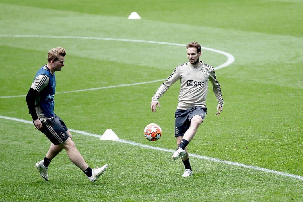デイリー・ブリントのインスタグラム：「Last Prep #UCL」