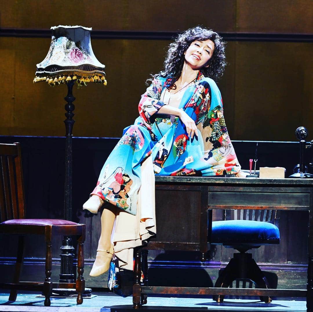 のインスタグラム：「Last day of Heisei. Ms. Hannigan from the musical ANNIE #丸美屋食品ミュージカルアニー  #ハニカン  #ハニガンさん  #ハニガンさんは結果良い人  #平成最後  #lastdayofheisei #heisei」