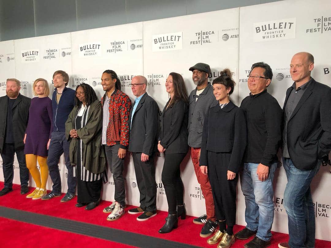 ウーピー・ゴールドバーグさんのインスタグラム写真 - (ウーピー・ゴールドバーグInstagram)「#tribeca2019 Meeting the animators - tonight is the animation portion which I curate.」4月30日 7時07分 - whoopigoldberg