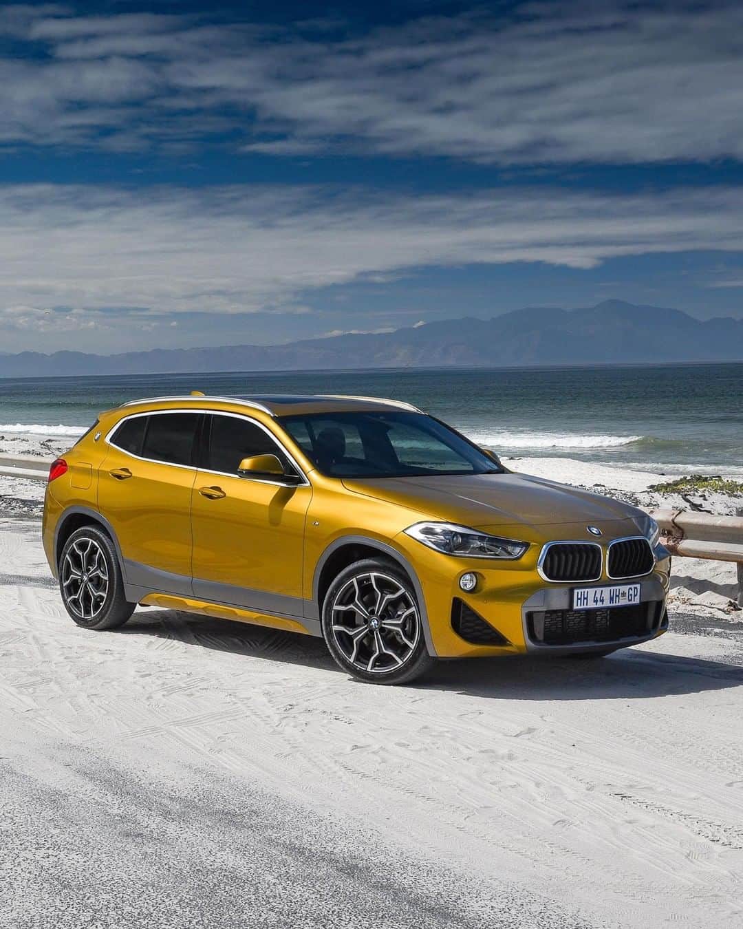 BMWのインスタグラム：「Dare to be unique.  The BMW X2. #BMW #X2」