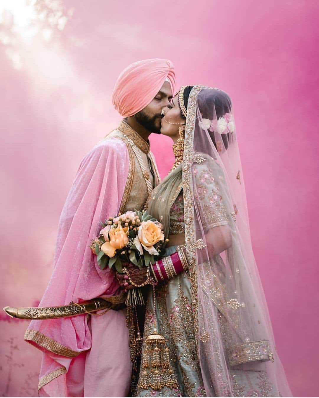 Indianstreetfashionさんのインスタグラム写真 - (IndianstreetfashionInstagram)「Gulaabi 💕 #indianstreetfashion . . . . #indianfashion #stylefile #indianbride #bridalwear #weddings #bridalfashion #indianweddings #ethnic #traditional #potd #couture #designer #glamour  #photography #fashionphotography #ootd #bridalinspo #sangeet #mehendi . . .  #weddingblogger #fashionblogger #indianblogger #londonblogger #celebstyle @legacywedding #couplesgoals #bridesofinstagram」4月30日 17時26分 - indianstreetfashion