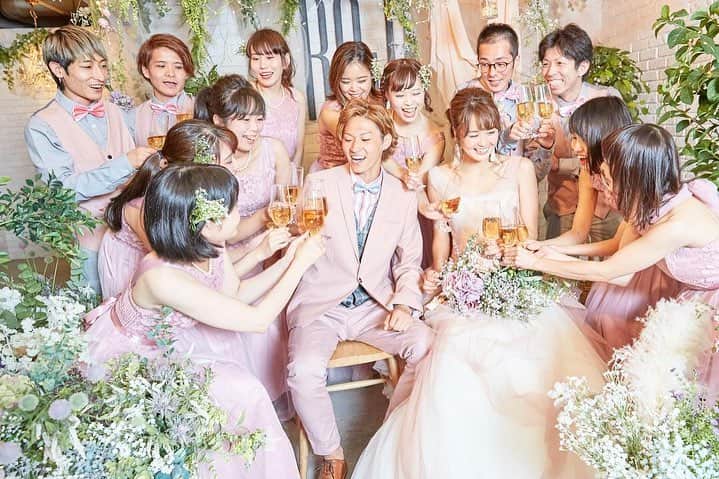 hacocoro weddingさんのインスタグラム写真 - (hacocoro weddingInstagram)「パーティスペースで結婚式をしませんか？  パーティスペース・ウェディングは 「もっと自由に！もっと楽しく！」をコンセプトに、 低コストで実現できるhacocoroならではの ウェディングパーティです。  会費はおひとり様¥10,000から。 しかも、ドレスの他「5つのオプション」を選べます。  やりたいことができない。 持ち込みたいのにお金がかかる。 ウェディングケーキやご祝儀は、あって当たり前…  そんな「常識」を忘れて、 本当のあなたの想いを叶えて、 最高の「楽しい！」を実現しましょう。」4月30日 17時27分 - hacocoro_wedding