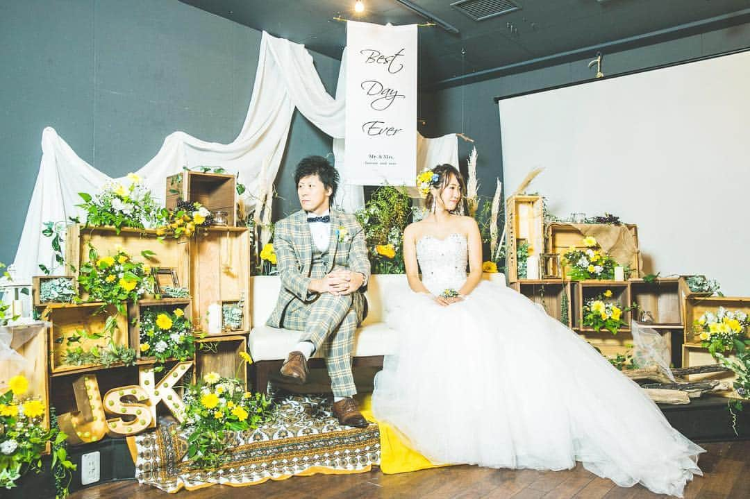 hacocoro weddingさんのインスタグラム写真 - (hacocoro weddingInstagram)「パーティスペースで結婚式をしませんか？  パーティスペース・ウェディングは 「もっと自由に！もっと楽しく！」をコンセプトに、 低コストで実現できるhacocoroならではの ウェディングパーティです。  会費はおひとり様¥10,000から。 しかも、ドレスの他「5つのオプション」を選べます。  やりたいことができない。 持ち込みたいのにお金がかかる。 ウェディングケーキやご祝儀は、あって当たり前…  そんな「常識」を忘れて、 本当のあなたの想いを叶えて、 最高の「楽しい！」を実現しましょう。」4月30日 17時27分 - hacocoro_wedding