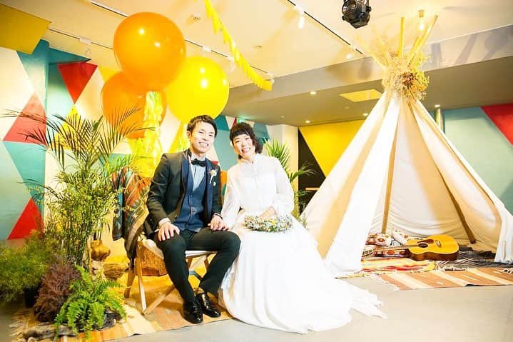 hacocoro weddingさんのインスタグラム写真 - (hacocoro weddingInstagram)「パーティスペースで結婚式をしませんか？  パーティスペース・ウェディングは 「もっと自由に！もっと楽しく！」をコンセプトに、 低コストで実現できるhacocoroならではの ウェディングパーティです。  会費はおひとり様¥10,000から。 しかも、ドレスの他「5つのオプション」を選べます。  やりたいことができない。 持ち込みたいのにお金がかかる。 ウェディングケーキやご祝儀は、あって当たり前…  そんな「常識」を忘れて、 本当のあなたの想いを叶えて、 最高の「楽しい！」を実現しましょう。」4月30日 17時27分 - hacocoro_wedding