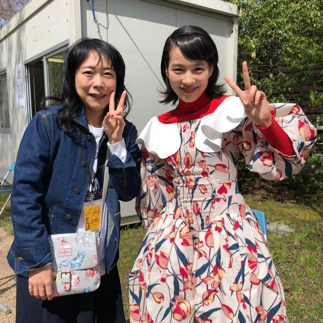 椿鬼奴さんのインスタグラム写真 - (椿鬼奴Instagram)「アラバキロックフェスでのんちゃんをお見かけして、あまりにも可愛いのでお写真撮って頂きました💕あまりにも可愛いでしょ💕 #アラバキロックフェス #のん ちゃん #レイザーラモンRG さん #堂島孝平 さん」4月30日 17時32分 - tsubakioniyakko