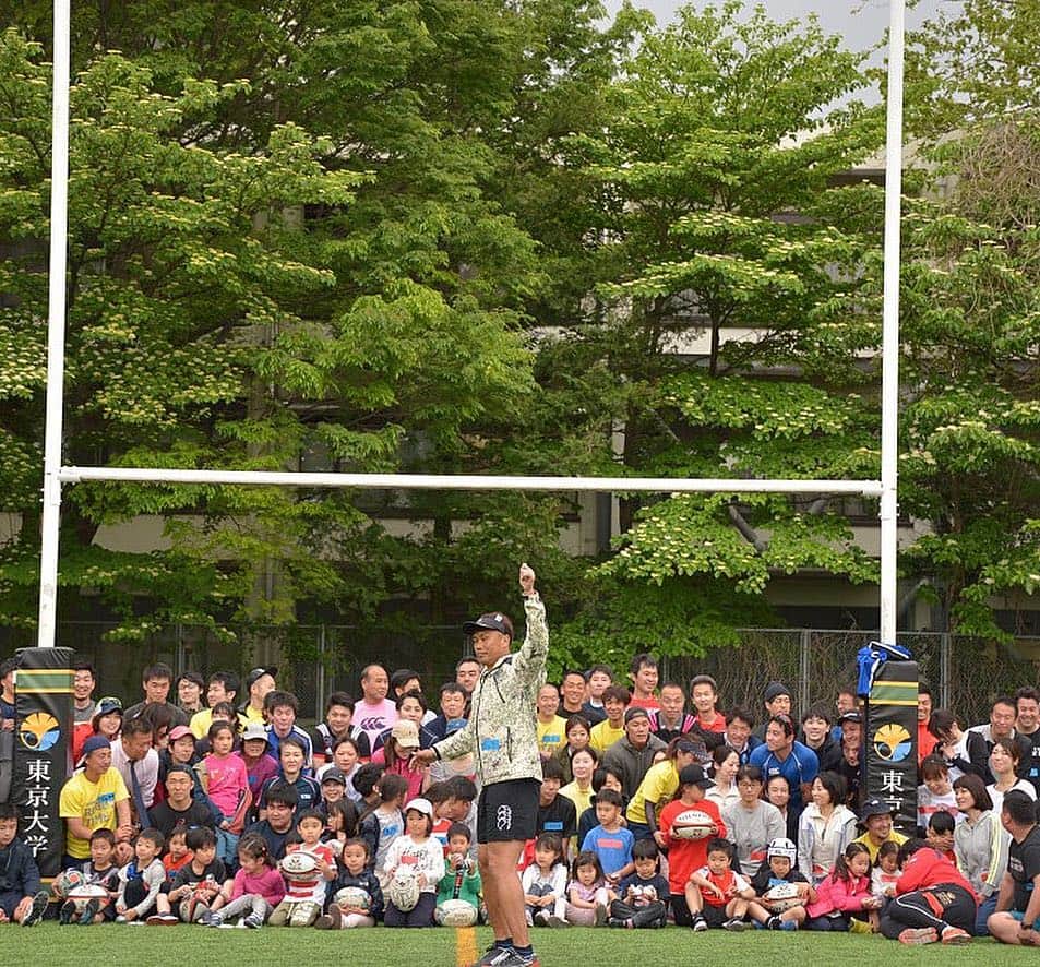 大西将太郎さんのインスタグラム写真 - (大西将太郎Instagram)「昨日は、 コアラボーイ・ラガールプロジェクト 「第1回ラグビー祭」を東京大学駒場キャンパスにて開催。ゲストで呼んでいただきました！！120名と大変多くの皆様にご参加いただき、大きなケガもなく、無事に終えることができました。 全員で手つなぎ鬼やボールゲームを行ったのち、大人は男性女性、経験者未経験者と混ざって4チームに分かれて、タッチフットを3試合づつ行いました。未経験の方々の頑張りと理解度の高さにとても驚きました。子どもチームも楽しさ満載のプログラムにより、ラグビー体験をできました。  こういうものこそが ラグビーワールドカップのレガシーを作るってことだと思います。  第2回も企画していきますので、ぜひまた皆さんご参加よろしくお願いいたします^_^」4月30日 17時33分 - shotaro12