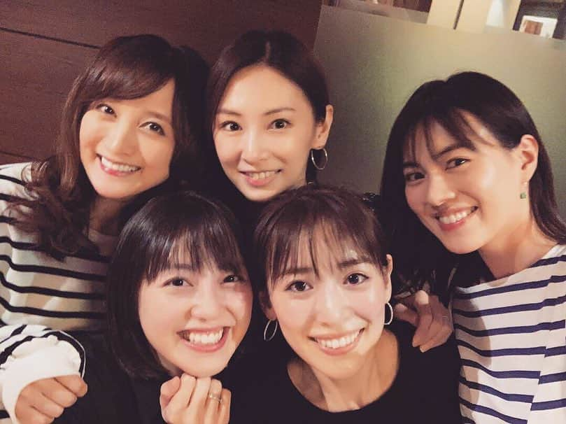 沢井美優さんのインスタグラム写真 - (沢井美優Instagram)「出逢ってくれて、ありがとう。 大好きだよ。  #昭和 #平成 #令和  #出逢い #人生の半分 #平成の半分 #これからも #末永く #よろしくお願いします #笑ってばかり #ぶれぶれ #仲間 #かけがえのない存在 #この五人で良かった #戦士  #感謝  #大好き #愛してる  #小松彩夏 #北川景子 #安座間美優 #泉里香 #敬称略  #沢井美優」4月30日 17時46分 - sawai_miyuu