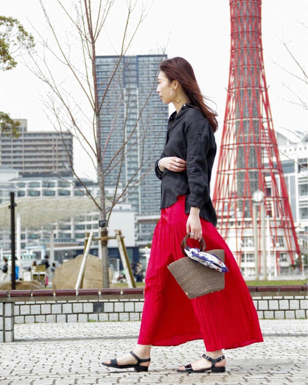 SHIPSさんのインスタグラム写真 - (SHIPSInstagram)「SHIPS WOMEN . ファッションが好きな彼女たちの1週間に密着しコーディネートを紹介する人気企画！ 今回登場するのは関西地区のショッププレス、SHIPS 大丸神戸 WOMEN'S店スタッフの上田 沙紀さん( @39saki )。 これからの季節に参考にしたくなるコーディネートをぜひご覧ください◎ . 詳しくは @ships_official のストーリーズよりご覧いただけます。 . #shipswomen #ships #liflattieships #1week #coordinate #style #casual #womensfashion #selectshop #シップス #シップスウィメン #1週間コーデ #コーディネート #春コーデ #ファッション #セレクトショップ #神戸」4月30日 17時47分 - ships_official