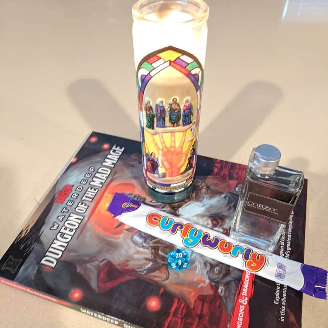 ウィル・ウィトンさんのインスタグラム写真 - (ウィル・ウィトンInstagram)「I didn't have rum or cigars, so I left some tequila and a curly wurly out for Ghede Nibo. #dnd」4月30日 9時42分 - itswilwheaton