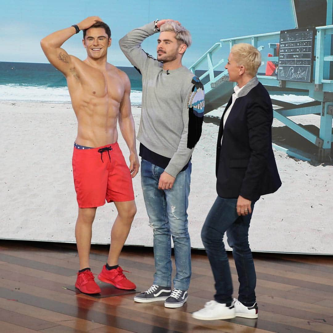 エレン・デジェネレスさんのインスタグラム写真 - (エレン・デジェネレスInstagram)「Tomorrow, @ZacEfron is here. You should be warned – he’s gotten even better looking. And so has this guy.」4月30日 9時50分 - ellendegeneres