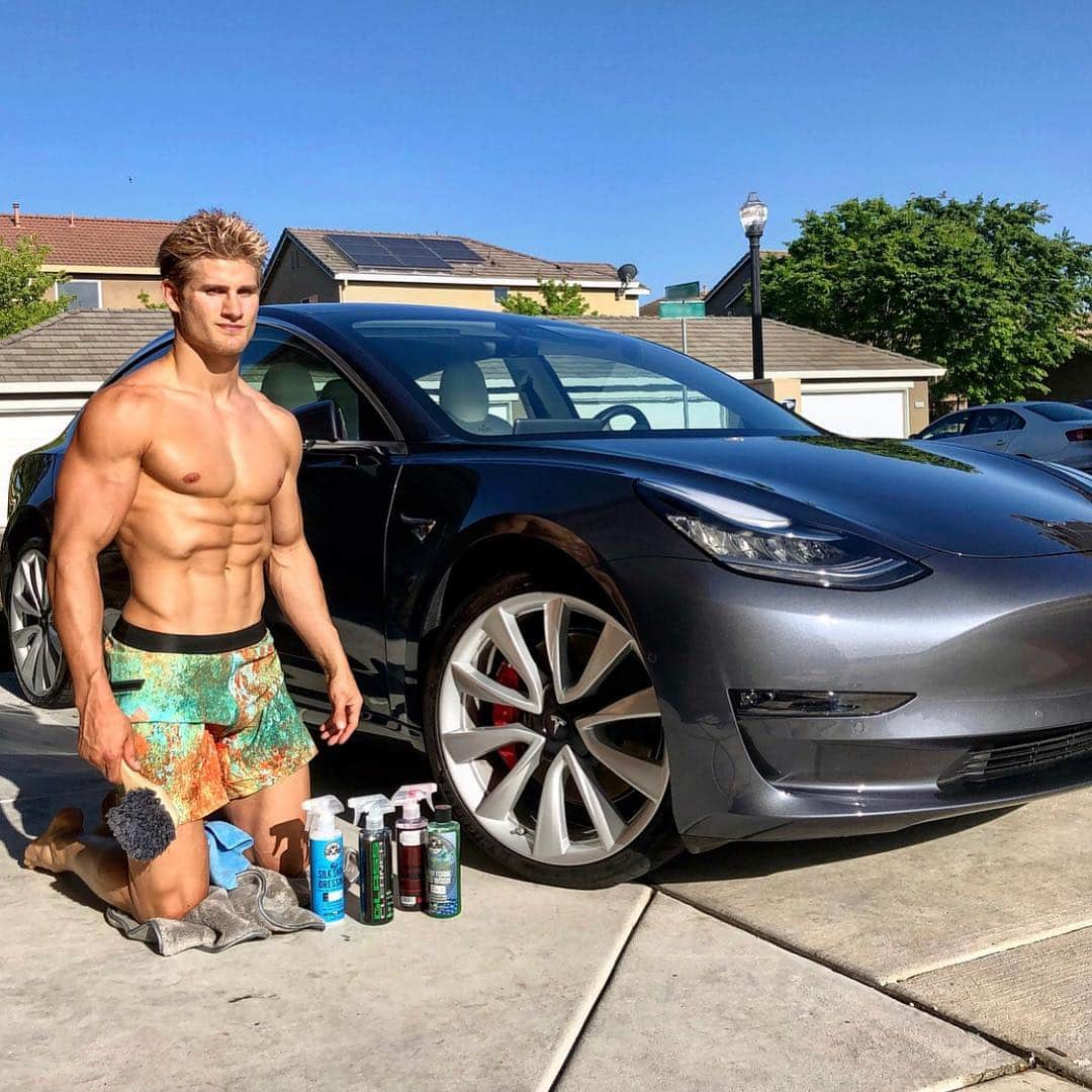 セージ・ノースカットさんのインスタグラム写真 - (セージ・ノースカットInstagram)「Getting ready to go fast ⚡️」4月30日 10時04分 - supersagenorthcutt