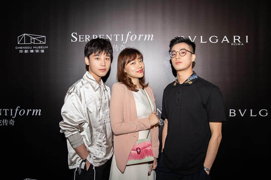 JiweiJWさんのインスタグラム写真 - (JiweiJWInstagram)「A great exhibition day here in chengdu and happy to know @elisabetta_marra  Hope to see you soon and wish you have a wonderful journey here in China 🙏🤝 #bvlgari #serpentiform #exhibition」4月30日 9時58分 - jiweijw