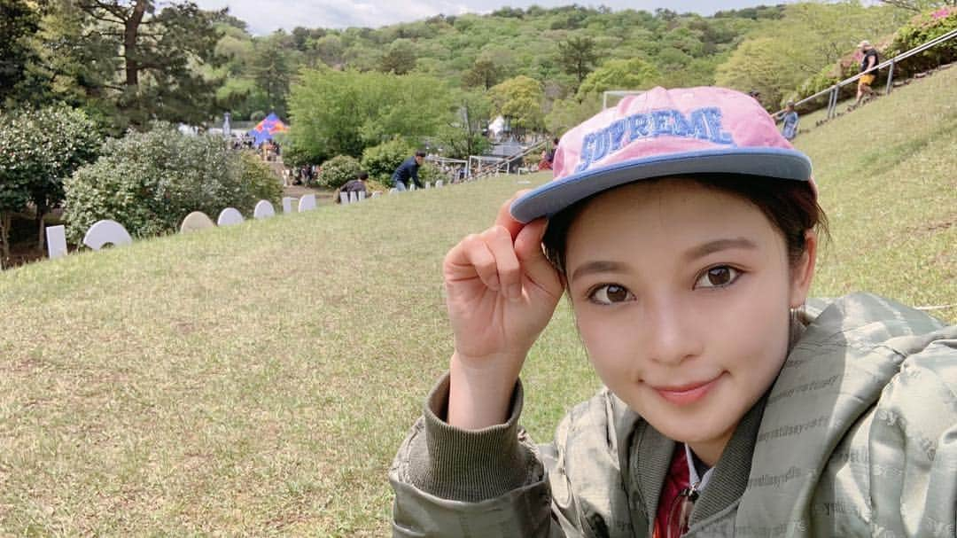 辻井美香さんのインスタグラム写真 - (辻井美香Instagram)「Supreme cap🌈  #supremecap #capaddict #supreme #fashionable #instafashion #シュプリーム女子 #すーぷりーむ #followme💋」4月30日 10時05分 - tsujii_yoshika