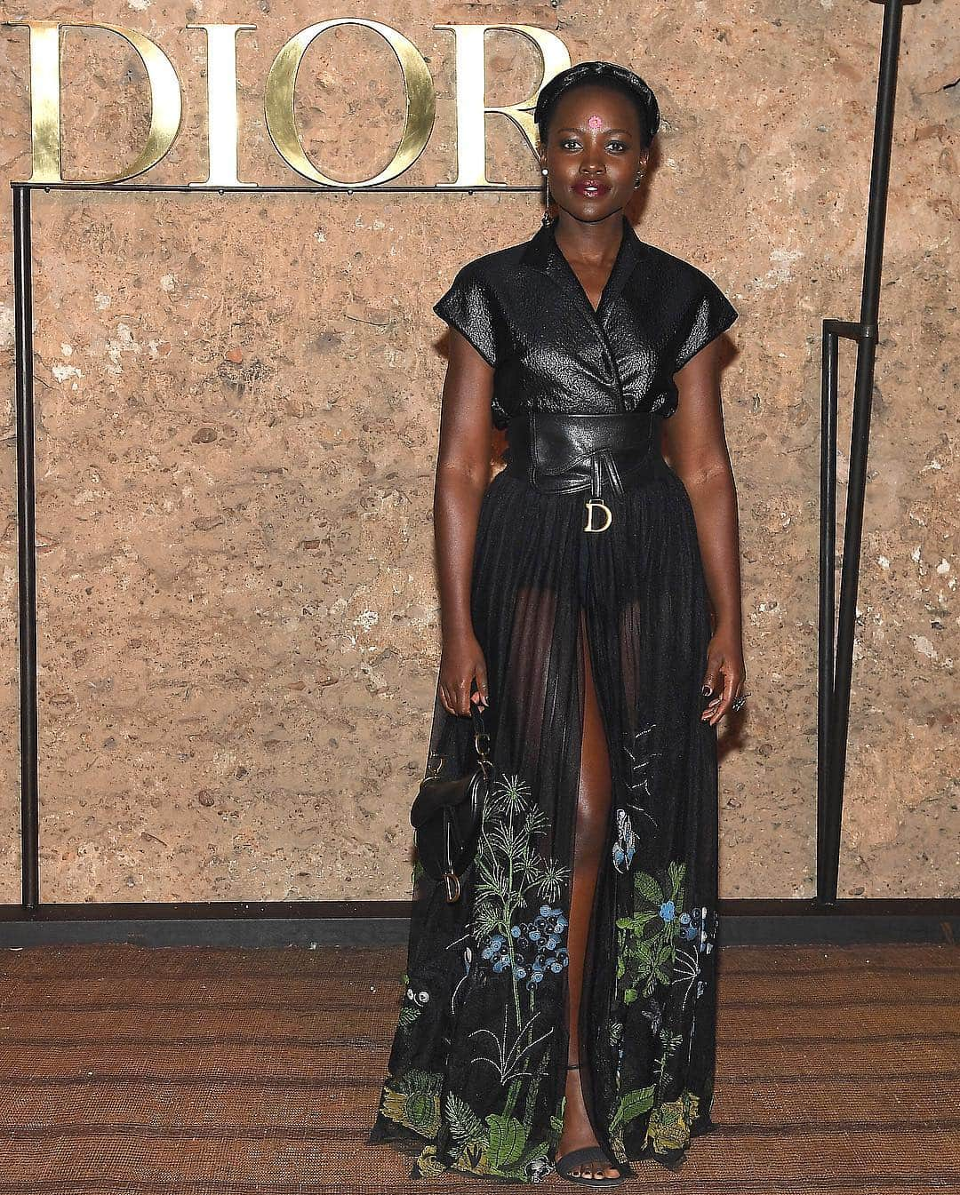 Just Jaredさんのインスタグラム写真 - (Just JaredInstagram)「@jessicaalba @lupitanyongo and @shailenewoodley step out for the @dior Cruise Collection show in Morocco! #JessicaAlba #LupitaNyongo #ShaileneWoodley Photos: Getty」4月30日 10時30分 - justjared