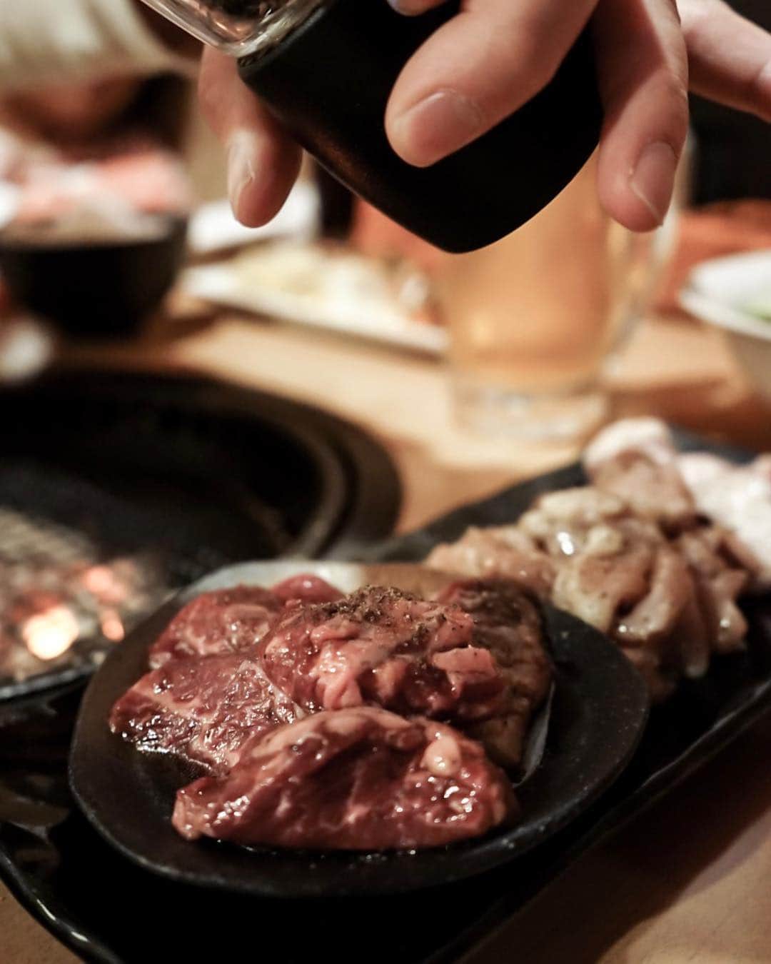 島野ミキさんのインスタグラム写真 - (島野ミキInstagram)「・ ・ 📍 焼肉勉強  @yakiniku_benkei "A5ランク黒毛和牛"のとろける極上ステーキ肉と 厚切り牛タンがたまらなく美味しかったです。 冗談抜きで今まで食べた牛タンの中で一番美味しかった。 店長さんも感じの良いお店で また行きたいと思えるそんなお店でした😌✨ ・ ・ #三郷焼肉 #焼肉勉強 #記念日デート #三郷グルメ #吉川焼肉 #埼玉焼肉 #三郷デート #ららぽーと新三郷 #pr #コラボベース#肉#肉食女子#牛タン#Life #乾杯#ビール#飲み会#飲み#女子会#食レポ#グルメ旅#グルメ巡り#グルメ好き#family#ステーキ#🥩#焼肉#焼肉大好き#黒毛和牛」4月30日 10時27分 - miki_shimano