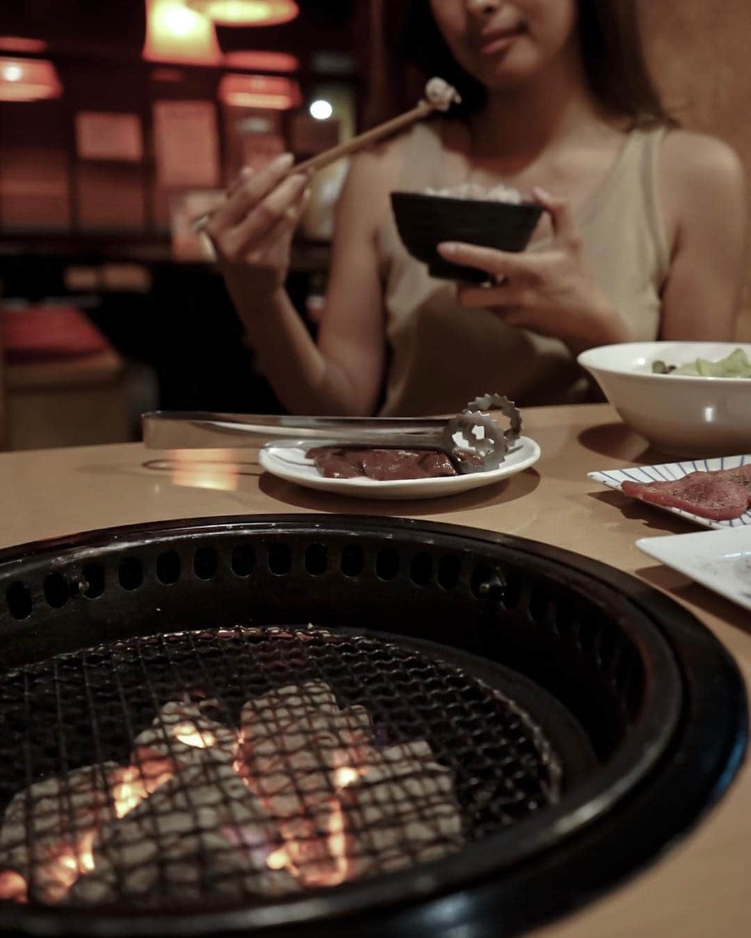 島野ミキさんのインスタグラム写真 - (島野ミキInstagram)「・ ・ 📍 焼肉勉強  @yakiniku_benkei "A5ランク黒毛和牛"のとろける極上ステーキ肉と 厚切り牛タンがたまらなく美味しかったです。 冗談抜きで今まで食べた牛タンの中で一番美味しかった。 店長さんも感じの良いお店で また行きたいと思えるそんなお店でした😌✨ ・ ・ #三郷焼肉 #焼肉勉強 #記念日デート #三郷グルメ #吉川焼肉 #埼玉焼肉 #三郷デート #ららぽーと新三郷 #pr #コラボベース#肉#肉食女子#牛タン#Life #乾杯#ビール#飲み会#飲み#女子会#食レポ#グルメ旅#グルメ巡り#グルメ好き#family#ステーキ#🥩#焼肉#焼肉大好き#黒毛和牛」4月30日 10時27分 - miki_shimano