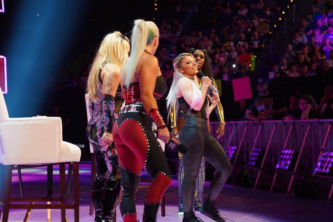 WWEさんのインスタグラム写真 - (WWEInstagram)「Another HUGE announcement on #MomentOfBliss, as @alexa_bliss_wwe_ announces @natbynature, @ashasebera_danabrooke, @trinity_fatu and...HERSELF will represent #Raw in the Women’s #MITB Match!」4月30日 10時39分 - wwe
