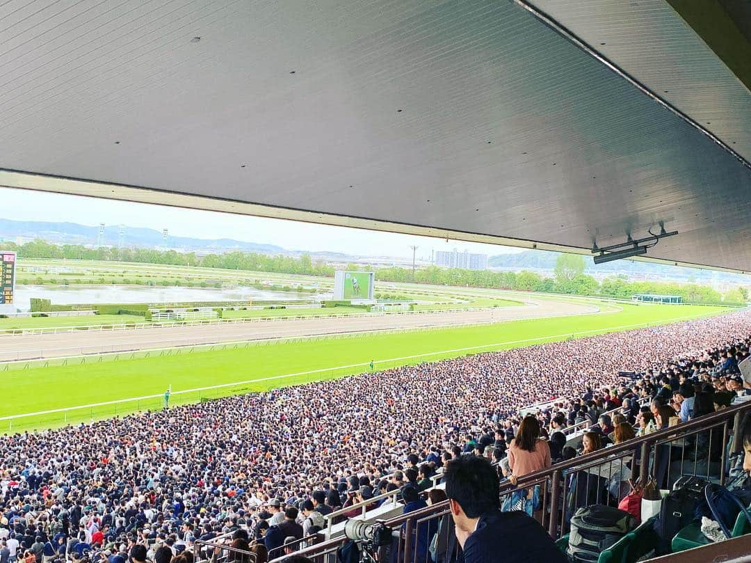 クリストフ・ルメールさんのインスタグラム写真 - (クリストフ・ルメールInstagram)「73.662 fans to watch the last Heisei Era Tennosho Gr1#bigshow#jra#amazingcrowd#kyotohorseracecourse」4月30日 10時37分 - christophelemaire_officiel