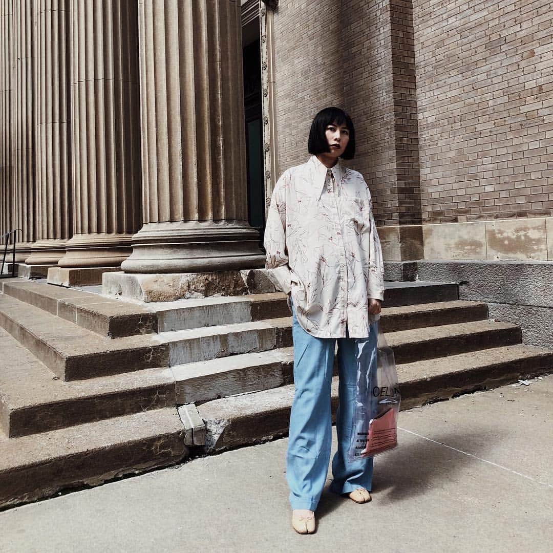 mixmatchisthekeyのインスタグラム：「slouchy look 📷 @mich.miich」