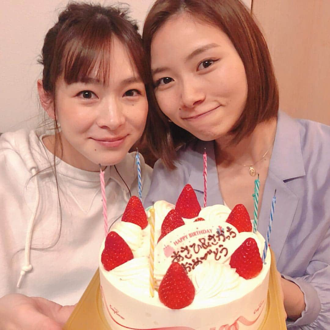 酒井瞳さんのインスタグラム写真 - (酒井瞳Instagram)「サプライズで朝日の誕生日お祝いしようとしたら、私もサプライズ受けた！嬉しすぎる！(´；ω；`) 平成最後の誕生日終わってたと思ってたから、、今日が平成最後の誕生日になった♡最高のお祝いしてもらった！ 朝日おめでとう！みんなありがとう！ #幸せ #アイドリング !!! #平和 #平成最後 #誕生日 #birthday #サプライズ #フゥの顔同じw #おめでとう #ありがとう」4月30日 10時57分 - s.sakaihitomi