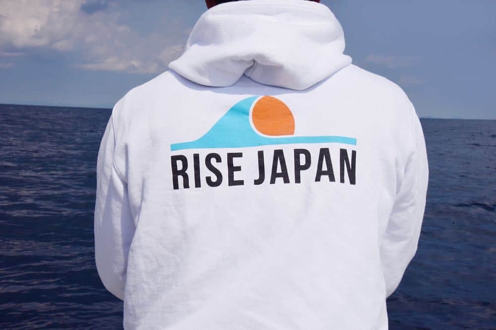 レジャーフィッシングさんのインスタグラム写真 - (レジャーフィッシングInstagram)「む？ このロゴは？  レジャーフィッシングに久しぶりに登場の植田益生さんでした。  今年から新しいブランド「RISE JAPAN」を立ち上げ、精力的に活動中です。  レジャーフィッシング6月号では、植田さんプロデュースのタイラバを紹介！ 実釣模様合わせてこれは必見ですよ〜！ #RISE JAPAN @masuoueda  #タイラバ  #玄界灘 #第八健栄丸 #想いは力だ！」4月30日 11時17分 - leisurefishing
