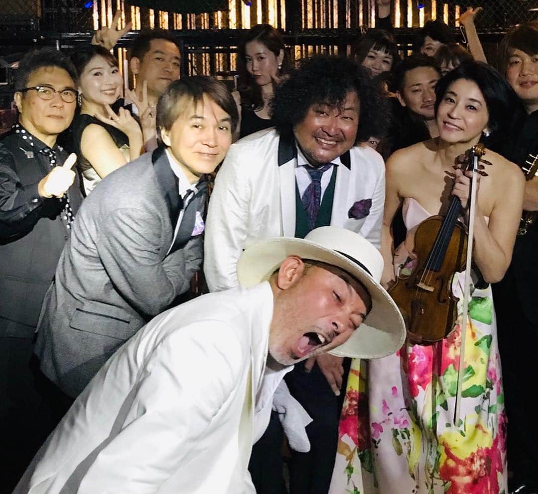 高嶋ちさ子さんのインスタグラム写真 - (高嶋ちさ子Instagram)「神戸公演盛り上がりました。 終演後の女子会も負けず劣らず盛り上がりました。 神戸スイーツ満載の差し入れにドレスはぱつんぱつん状態…」4月30日 11時51分 - chisakotakashima