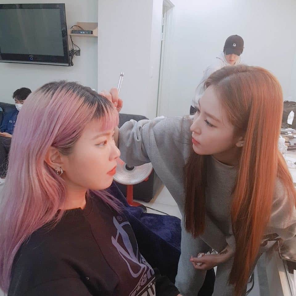 BoAさんのインスタグラム写真 - (BoAInstagram)「💄💄✍️」4月30日 12時01分 - boakwon