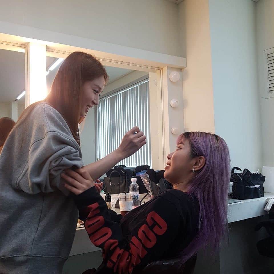 BoAのインスタグラム：「💄💄✍️」