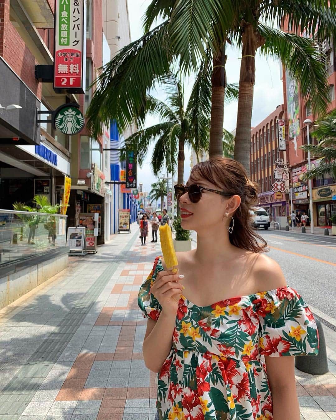 karen okajimaさんのインスタグラム写真 - (karen okajimaInstagram)「ㅤㅤㅤ ㅤㅤㅤ 沖縄のパイナップル甘すぎ🍍💕 ㅤㅤㅤ  #沖縄 #OKINAWA #沖縄旅行  #おかじ旅行記 #JAPAN #gw #岡島かれん #フルーツ市場 #パイナップル #公設市場#国際通り」4月30日 12時10分 - karenokajima0318