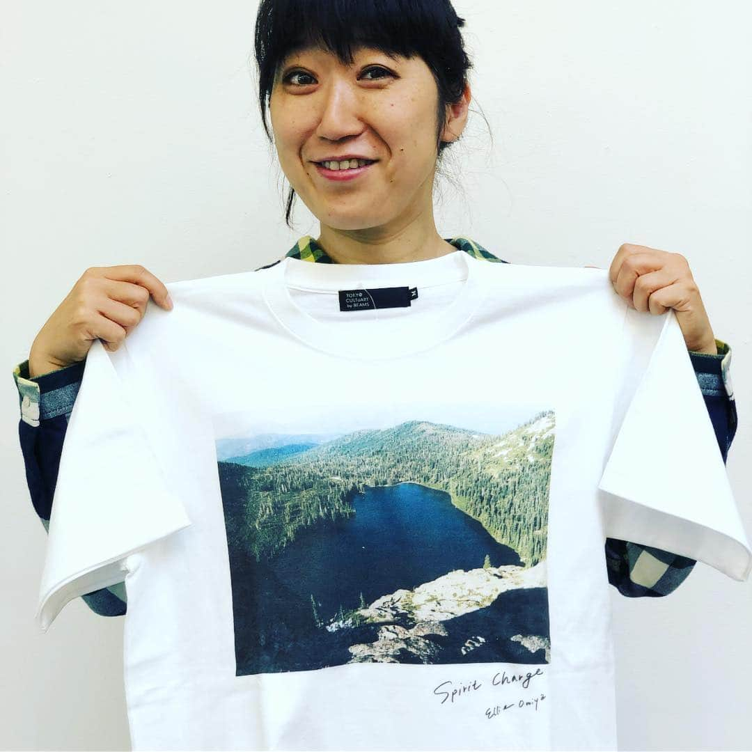 大宮エリーさんのインスタグラム写真 - (大宮エリーInstagram)「原宿のビームス3階にて スピリットチャージ写真展 &ビームスコラボのパワスポTシャツ👚限定販売‼️ ぜひゲットしにきてね‼️ 写真🤳オッケー👌  8日まで〜〜。 7日の18時から20時は在廊してるよん！ #ellieomiya  #beams」4月30日 12時13分 - ellie_omiya