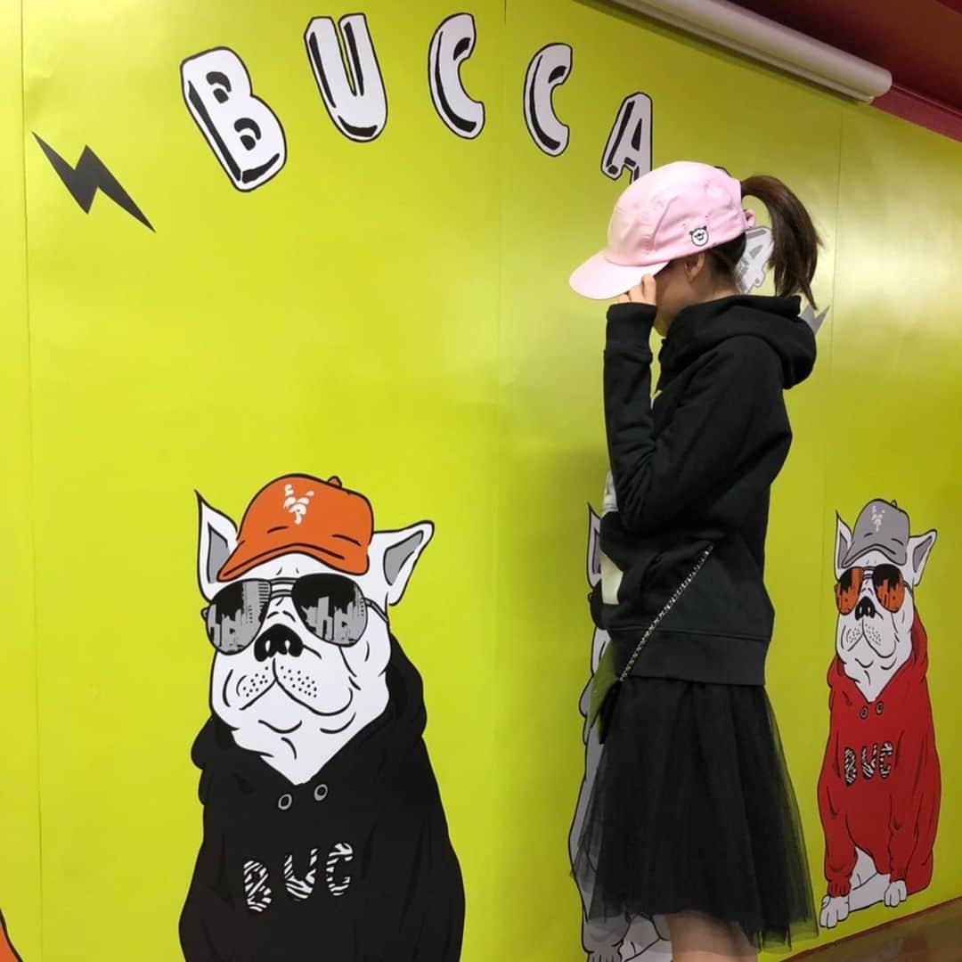 神谷ゆう子さんのインスタグラム写真 - (神谷ゆう子Instagram)「最終日滑り込みセーフ🐻  #bucca44 #bucca  #木下先輩#ユニセックスできれちゃう #お値段優しいのに生地が良い✨✨ #とにかくスタッフがみんな良い人  #また大阪くるのを楽しみに待ってます」4月30日 12時22分 - yuko_kamitani