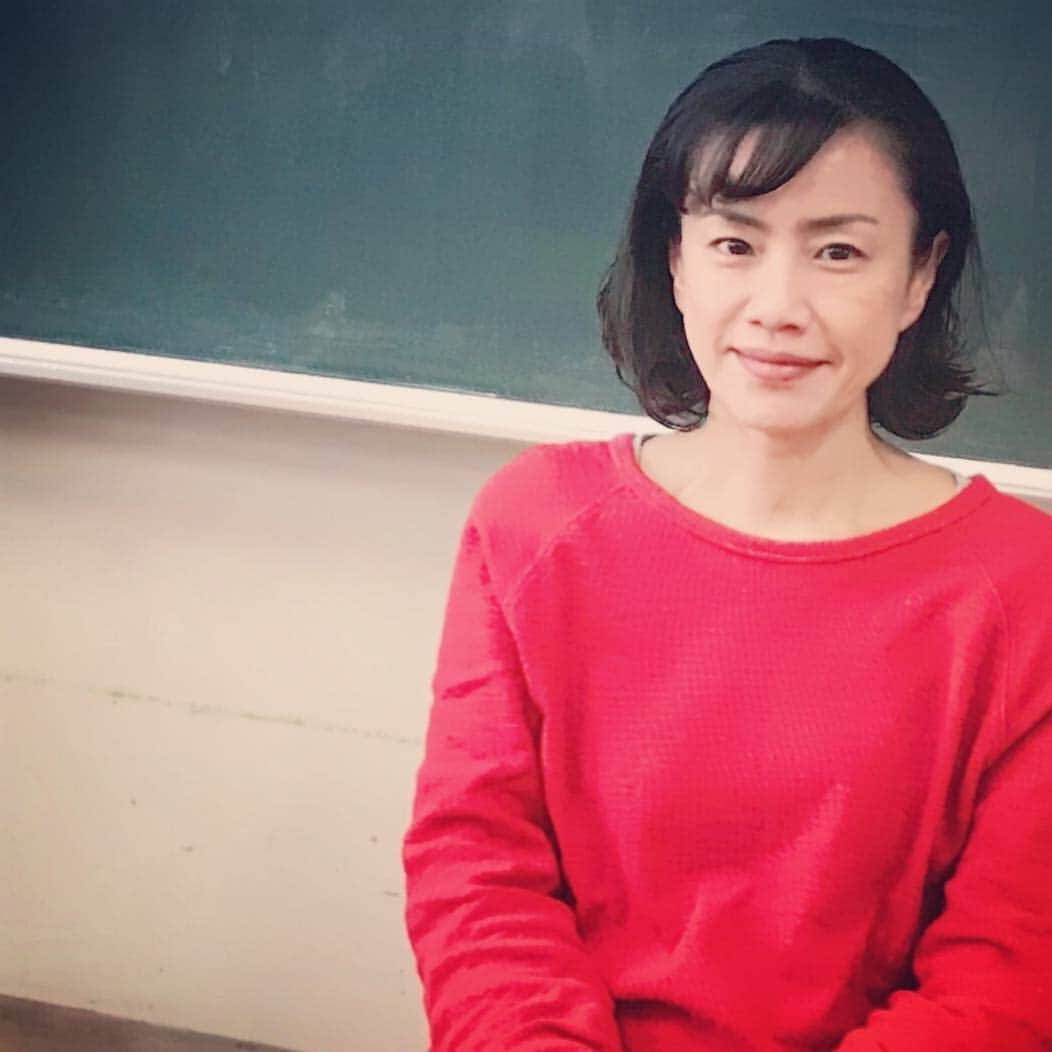 渡辺真起子さんのインスタグラム写真 - (渡辺真起子Instagram)「たまには。 たいがい、なんだか、 眠そうな顔してますが。」4月30日 12時26分 - watanabe_makiko