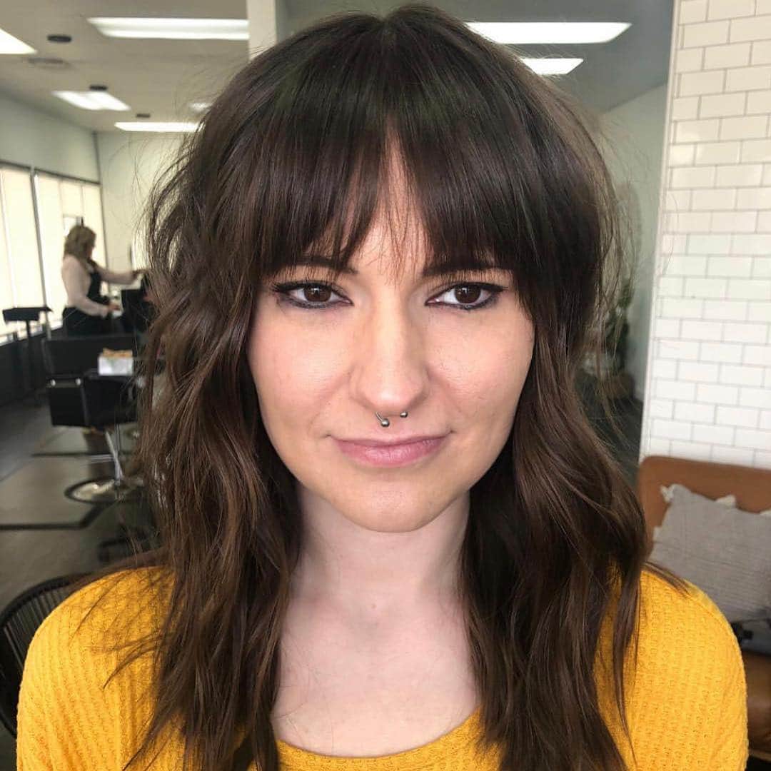 CosmoProf Beautyさんのインスタグラム写真 - (CosmoProf BeautyInstagram)「Our Whispy Fringe #hairoftheday goes to @maloryohaira for these face-framing bangs ✂️ overall look styled with texture spray & @babylissprousa curling iron --- 👇 Rules Below!👇 1️⃣Tag your photo #WhispyFringeHOTD #cosmoprofbeauty #licensedtocreate 2️⃣Post a photo of your hairstyle against an uncluttered background 3️⃣Mention any products used to color or style the hair --- #repost #maloryohaira #whispyfringe #freshfringe」4月30日 12時47分 - cosmoprofbeauty