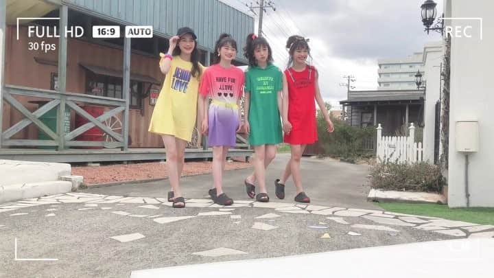 ニコ☆プチのインスタグラム：「. ジェニィラブの撮影中の4人をお届け💗 よーく見てるとこっちゃんに ハプニングが…！？😍💕. . 5/5(日)はこの4人… メアリ、こっちゃん、ユナ、キノンが 愛知・イオンモール大高に遊びに行くよ✌️ ジェニィのイメモとして メアリ、こっちゃん、キノンに会えるのはこれがラスト…！ ユナは初めてのジェニィイベント😘 みんな遊びに来てね💋 くわしくは @jennilove_official を チェックしてねー！ #プチモ #ニコプチ #ジェニィラブ #ジェニィ #ファンミーティング #林芽亜里 #高比良由菜 #琴楓 #藤村木音 #jennilove」