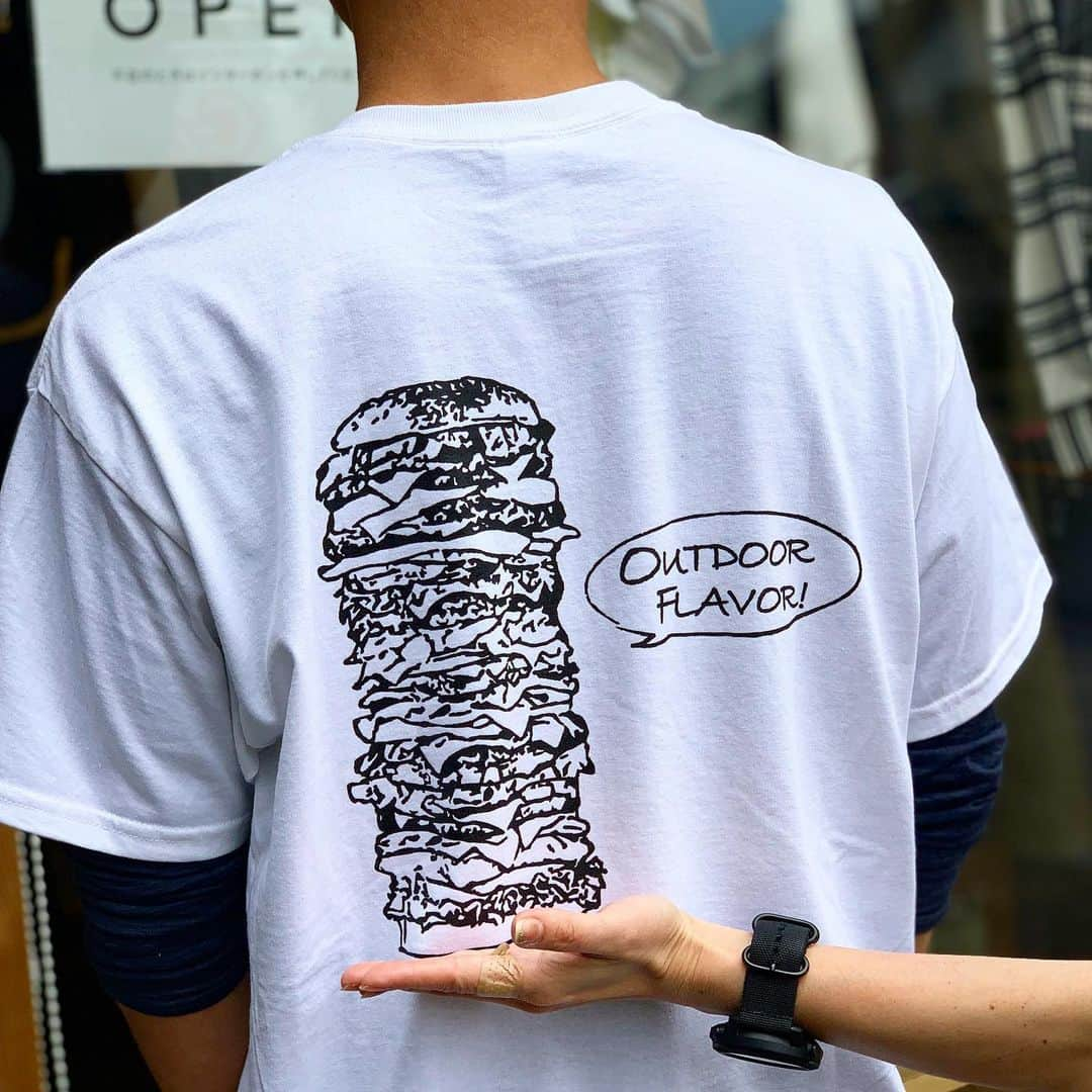 SUNDAY MOUNTAINさんのインスタグラム写真 - (SUNDAY MOUNTAINInstagram)「* 【ユニークな  KAVU Tシャツ入荷！】 * カブよりキュートな フードTEEが入荷してきましたー！  キャンプやアウトドアシーンで盛り上がる事間違いなし♪ ・ポテトTEE ・シェイクTEE ・ハンバーグTEE  柔らかい着心地が気持ちよいコットン100%。 ジャパンフィットで日本人の方に合いやすいサイズ。 他にも ツリーTEEやロゴTEEも入荷してますー！ ¥3,900〜 税抜  是非お試し下さいー♪ * * SUNDAY MOUNTAIN ■ 本店 福井県坂井市春江町針原20-1-1 11:00～19:00(水曜定休) TEL 0776-63-6589 ■ BASE CAMP店 福井県坂井市春江町針原21-49-7 K.TENANT-B 11:00～19:00(火,水曜定休) TEL 0776-97-8848 ■オンラインショップ http://campanela.jp/webshop.html * * #sundaymountain #camp #hiking #カブ #KAVU #GW #BBQ #サンデーマウンテン #アウトドア #アウトドアショップ #アウトドアファッション #キャンプ #キャンプギア #ハイキング #Patagonia #northface  #outdoorfashion #travel #カジュアルコーデ #お揃いコーデ」4月30日 12時56分 - sundaymountain