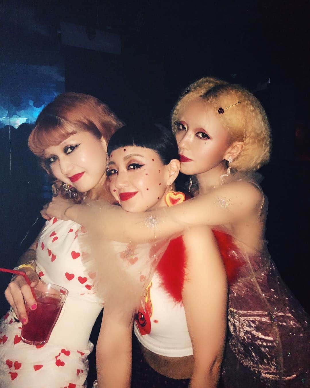 のインスタグラム：「🥰🥰🥰🥰 #fancyHIM #fancyHIM tokyo  ヘアピンとガウンは @pameopose 🔮」