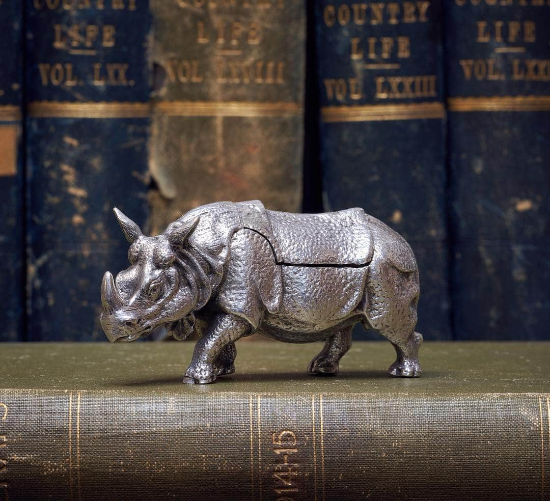 サザビーズさんのインスタグラム写真 - (サザビーズInstagram)「This rare finely cast Victorian novelty rhinoceros box is among the glittering treasures offered in the first edition of Style: European Silver, Ceramics, and Objects of Vertu taking place in London on 22 May. From beautiful gold and enamel boxes and ornate ceramics to 17th and 18th century silver, the sale will feature a highly curated selection of decorative arts spanning five centuries. #sothebysdecarts」4月30日 18時39分 - sothebys