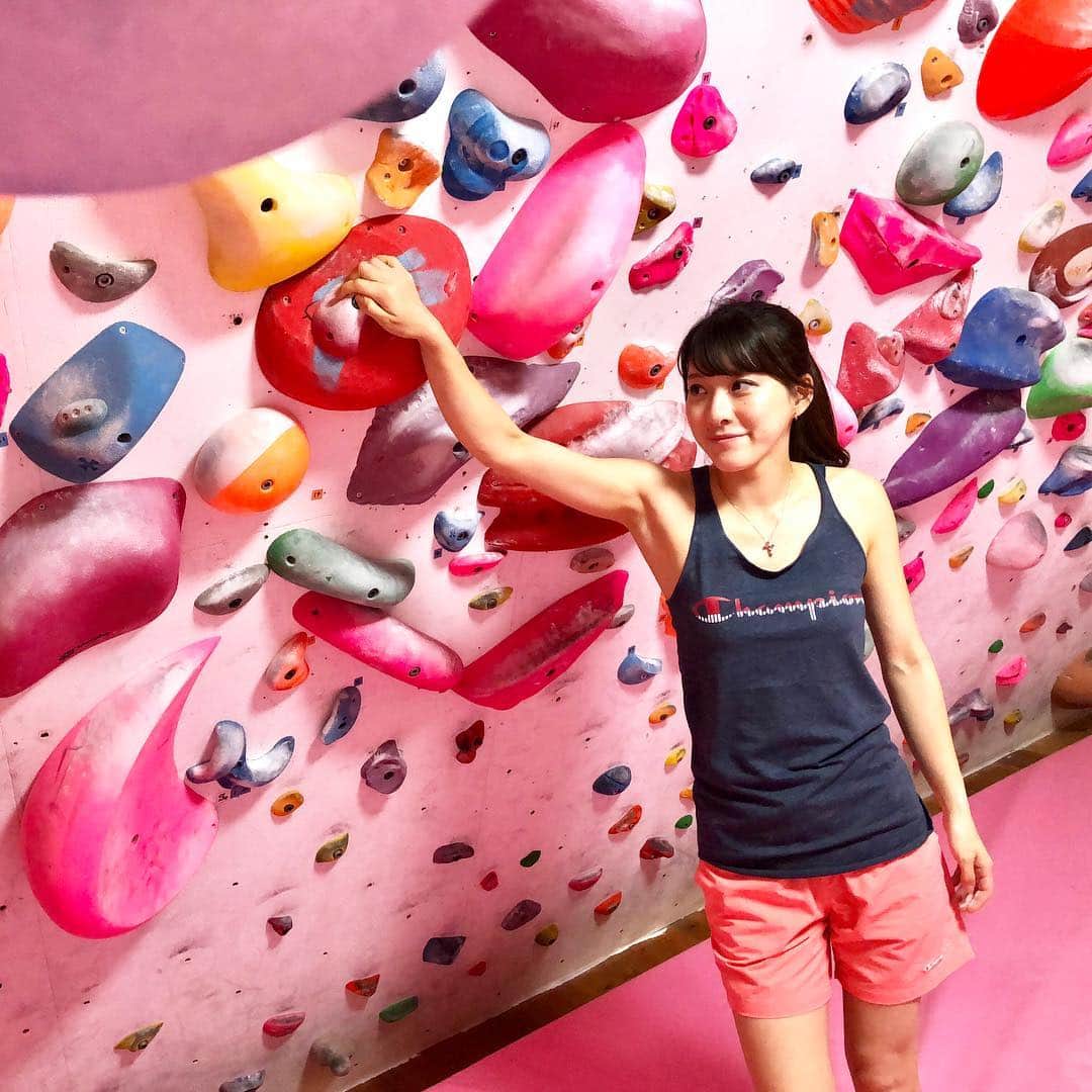 大田理裟のインスタグラム：「#平成最後の トレーニング🤩💓. #champion #championjp @champion_japan #climbing #クライミング #bouldering #ボルダリング #training #トレーニング」