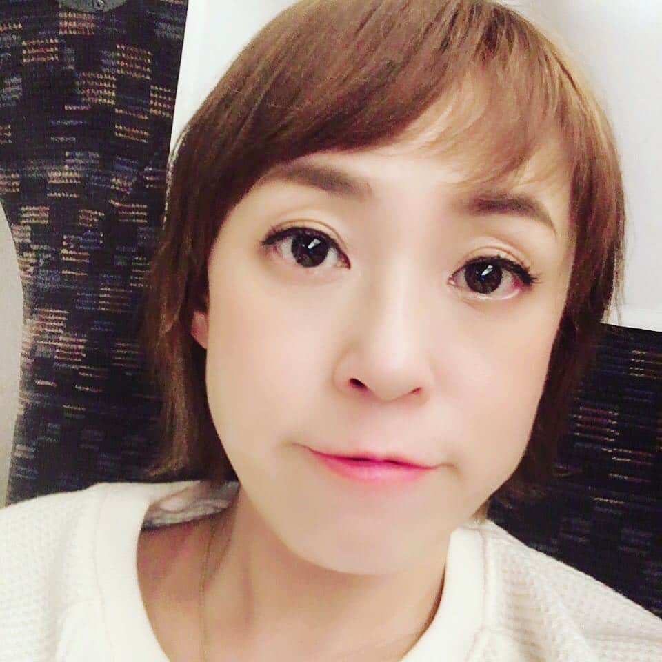 佐藤仁美さんのインスタグラム写真 - (佐藤仁美Instagram)「同世代のおっさん友達。急に、実家帰る言う。飲み友達が減る。最後の晩餐、毎日やってる気がする。昨日も今日も明日も、最後の晩餐。同世代大事。寂しくなるねぇ。 #写真 #意味なし #一人で変顔 #平成最後 #飲み友達 #減ってく #同世代飲み #楽しい #遊びに行けばいっか #スナック連れてってもらおう」4月30日 18時33分 - sato.hitomi.19791010