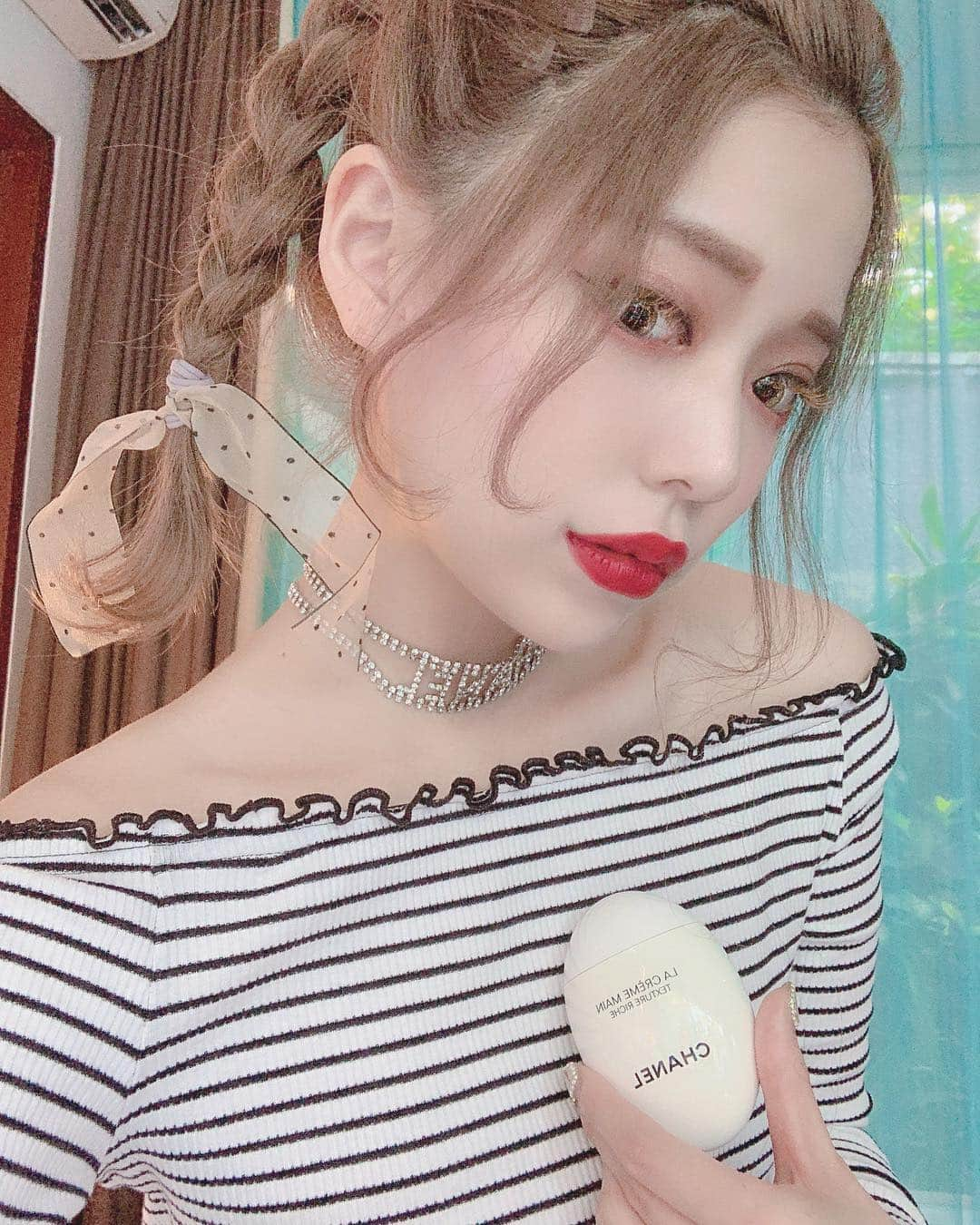 林田沙綾さんのインスタグラム写真 - (林田沙綾Instagram)「❤︎ ずっとほしかった #chanel のハンドクリーム🧸 Thank you....❤️ ： #ハンドクリーム#美容」4月30日 18時40分 - saaya.xoxo