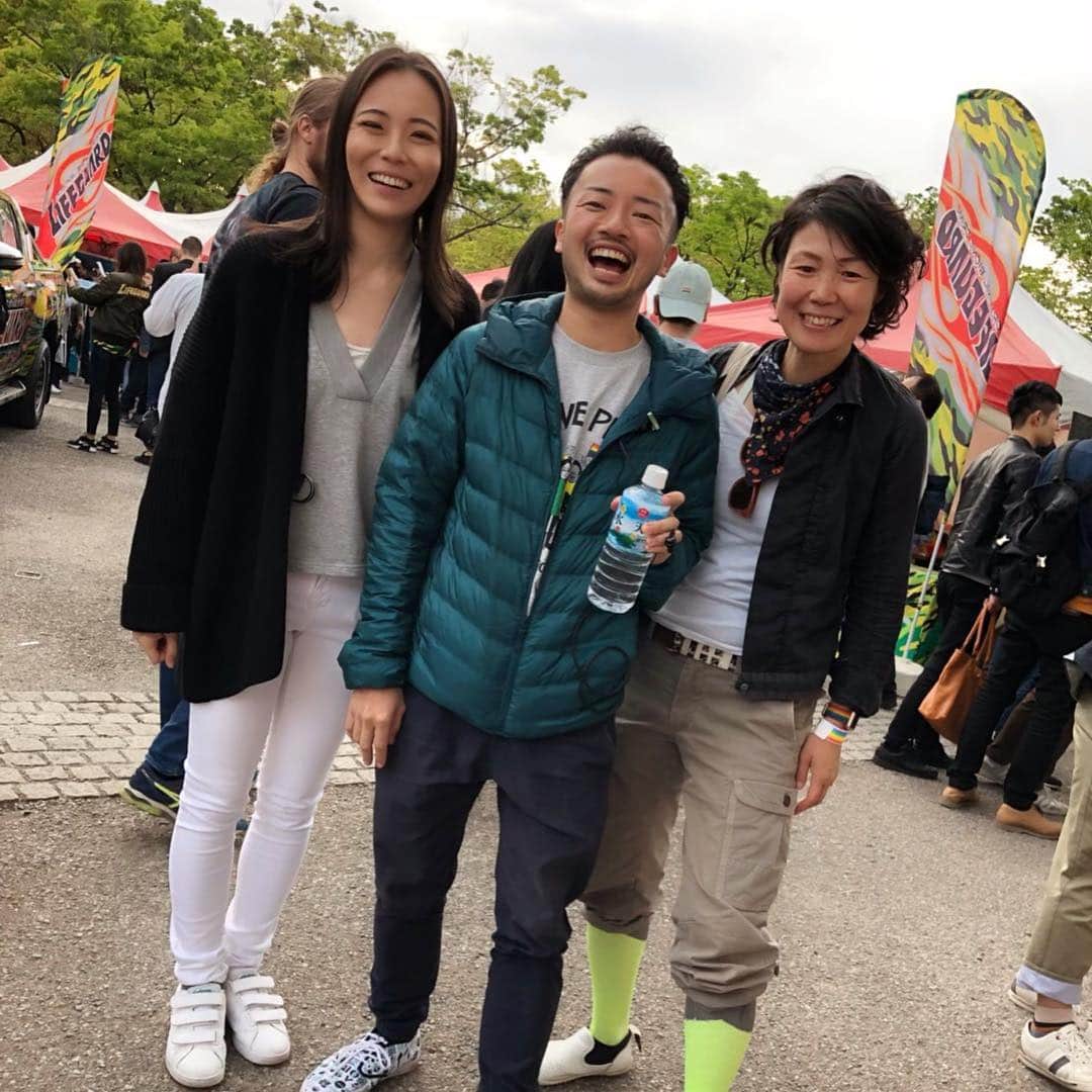 東小雪さんのインスタグラム写真 - (東小雪Instagram)「東京レインボープライドに参加しました！ 例年以上の盛り上がりで、本当にたくさんの方が参加していました。時代の変化をダイレクトに感じてきました。皆さま、おつかれさまでした！ #trp #TRP2019 #TRP2019 #パレード #東京 #代々木公園 #東京レインボープライド #tokyorainbowpride」4月30日 18時36分 - koyuki_higashi