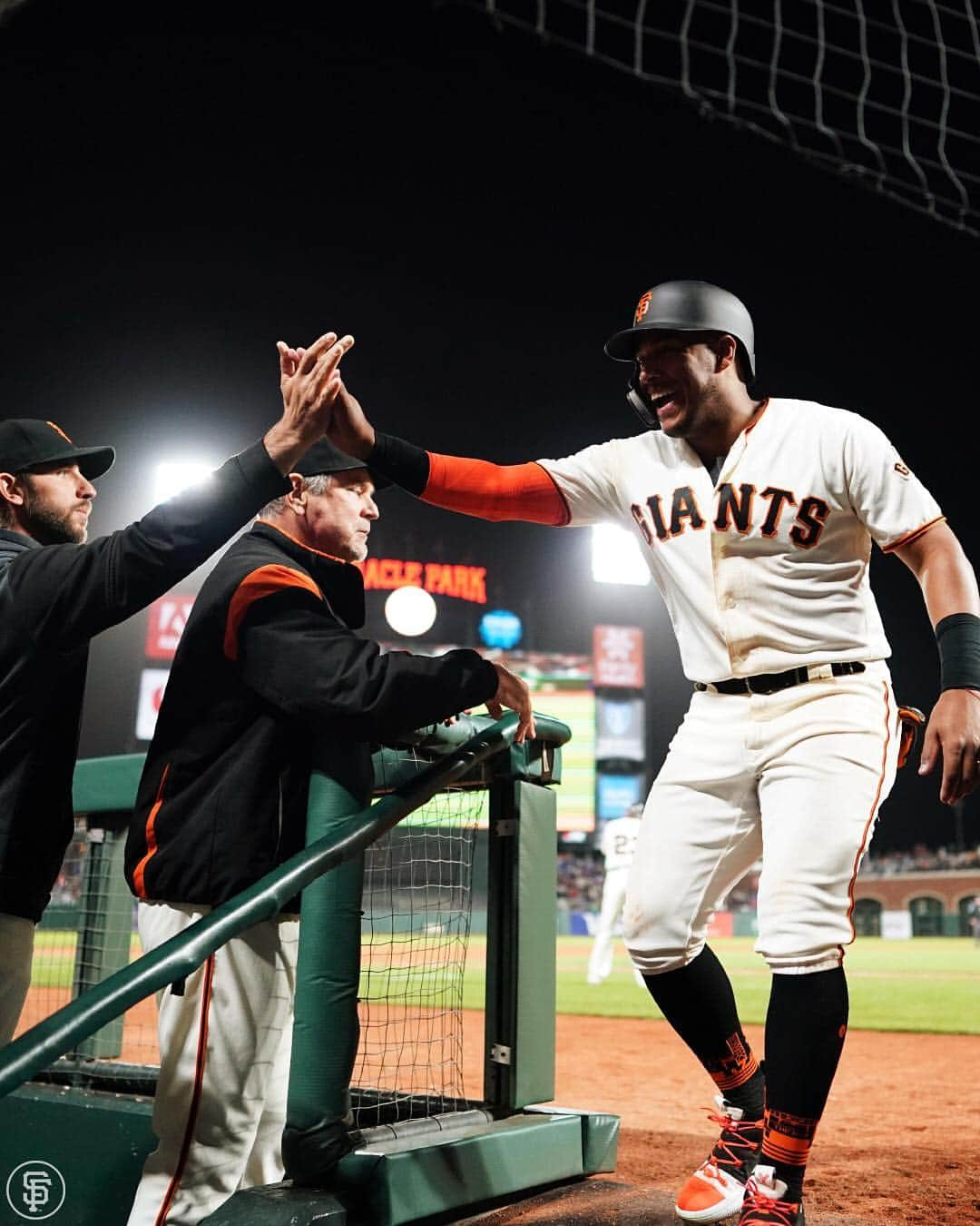 サンフランシスコ・ジャイアンツさんのインスタグラム写真 - (サンフランシスコ・ジャイアンツInstagram)「That was a fun inning 😄 #BeatLA」4月30日 13時40分 - sfgiants