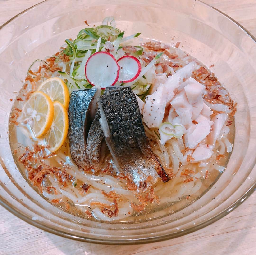 永島知洋さんのインスタグラム写真 - (永島知洋Instagram)「平成最後のラーメンは 福島壱麺の冷やしラーメン！ 炙りしめ鯖冷やしそば うまいぞ！ 冷やしラーメンで初めてうまいとおもいました。 しめ鯖がまた最高〜 #永島知洋  #福島壱麺  #冷やしラーメン #平成最後」4月30日 13時45分 - tomohiro.nagashima