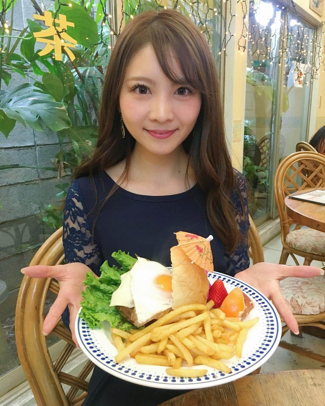 本谷紗己のグルメインスタ