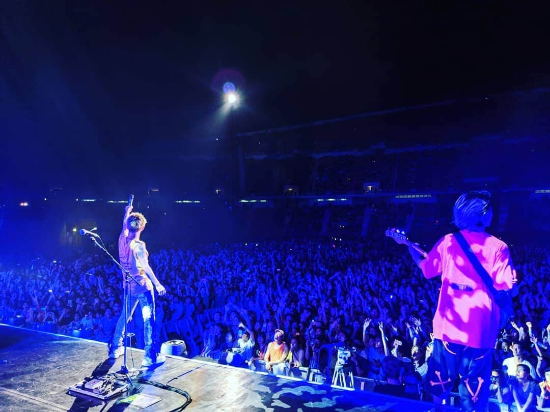 ONE OK ROCKさんのインスタグラム写真 - (ONE OK ROCKInstagram)「BANGKOK! #dividetour」4月30日 14時34分 - oneokrockofficial