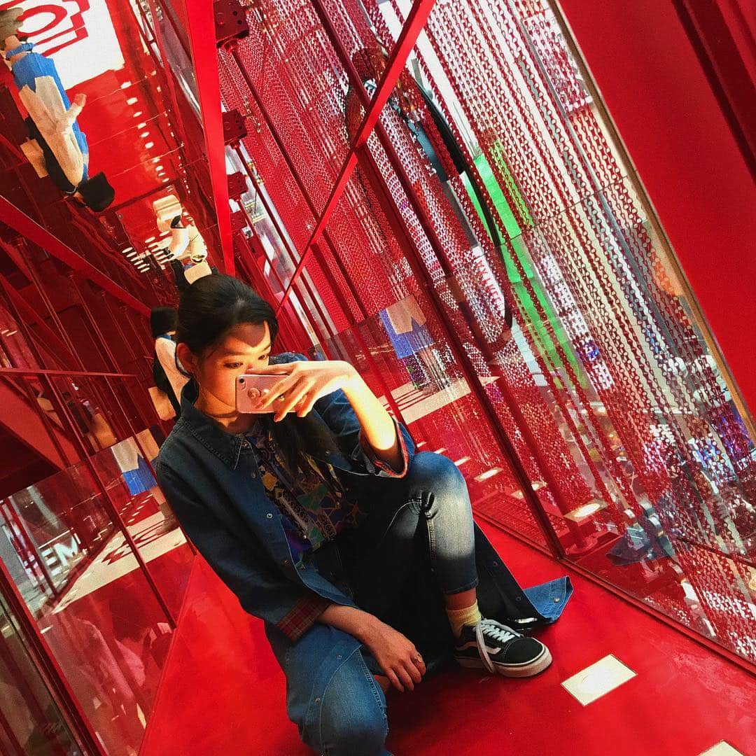 夏目璃乃さんのインスタグラム写真 - (夏目璃乃Instagram)「・ ・ 昨日はリア友と遊んで来ました💐 ・ 凄く久しぶりだったから嬉しかった〜✨ ・ ・ これから時系列バラバラで投稿していきます🙌🙌 ・ #夏目璃乃 #私服 #古着 #渋谷 #bershka #遊び #楽しかった」4月30日 14時59分 - natsume_rino