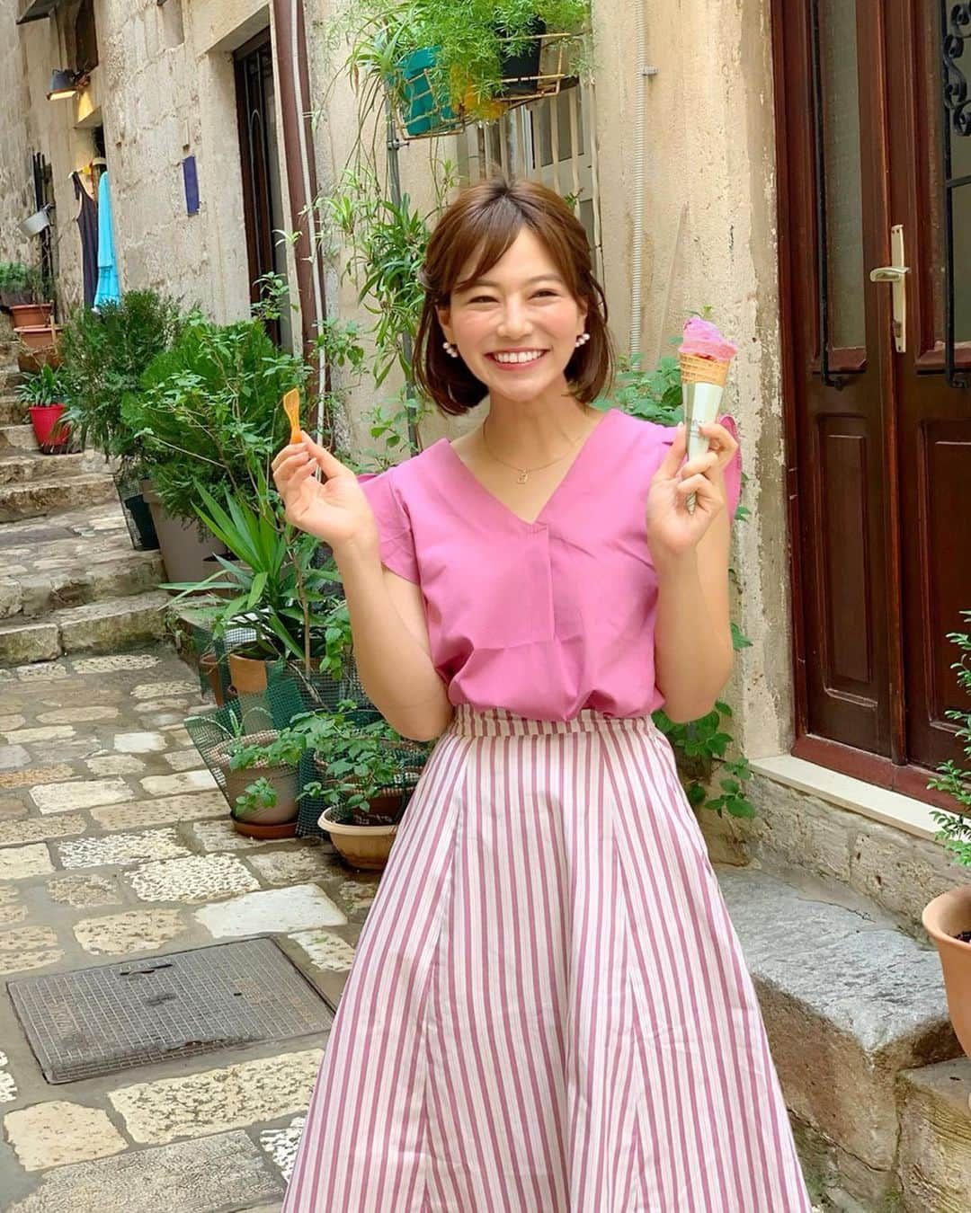 石井里奈さんのインスタグラム写真 石井里奈instagram「こんにちは🙋‍♀️ ️ おやつは、りなログ😘 ドゥブロヴニクはとっても暑いので街にはたくさんのジェラート屋さんが🍦💕 7234