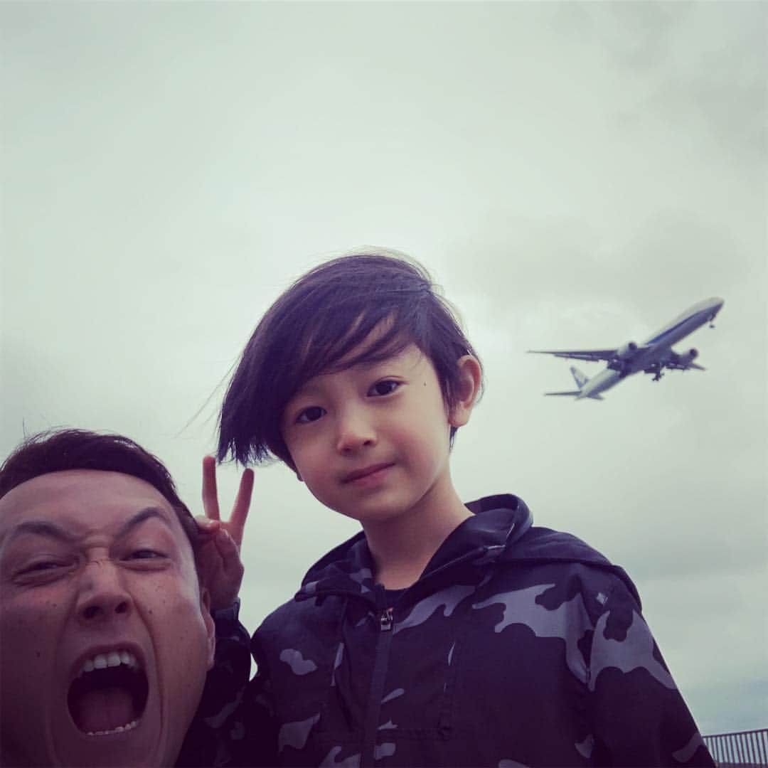北村栄基さんのインスタグラム写真 - (北村栄基Instagram)「#海 #コーラ #飛行機 #散歩 #ガンダム #GW #3day」4月30日 15時08分 - eiki23